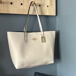 Coach tote